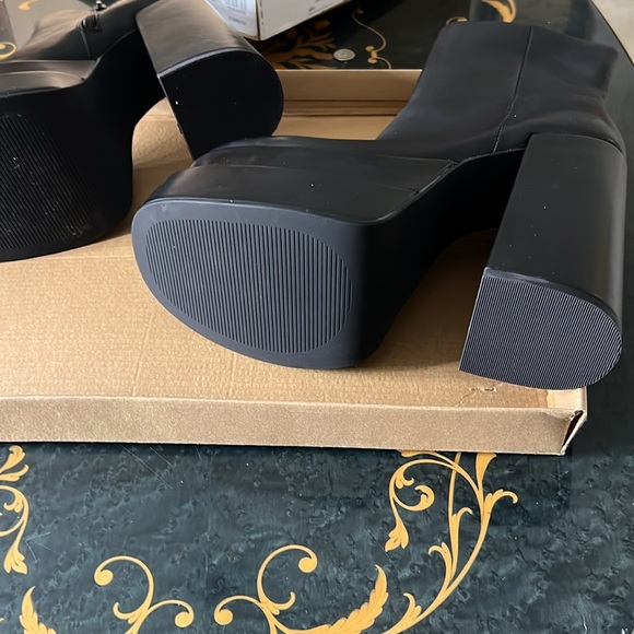 Steve Madden Black Heeled Boots NWT - Picture 4 of 4